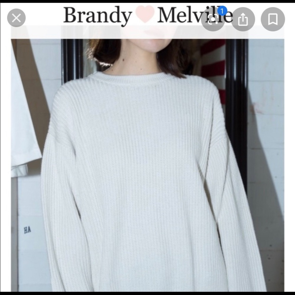 BRANDY MELVILLE WHITE SWEATER